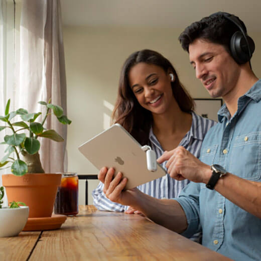 Bluetooth-адаптер Twelve South AirFly Duo для беспроводных наушников