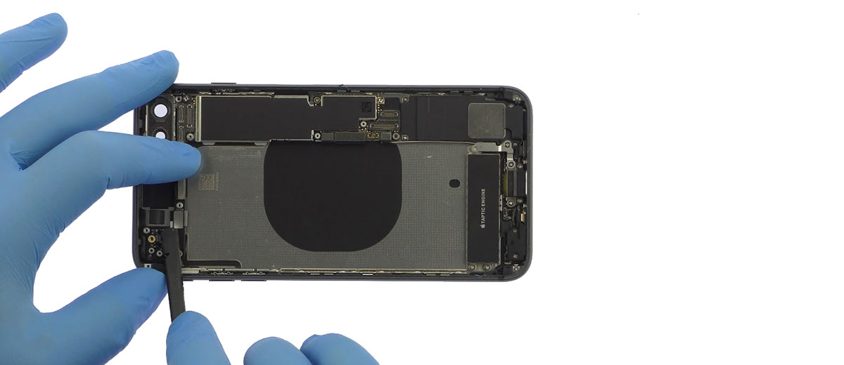 Чистка сітки верхнього динаміка iPhone 8 Plus