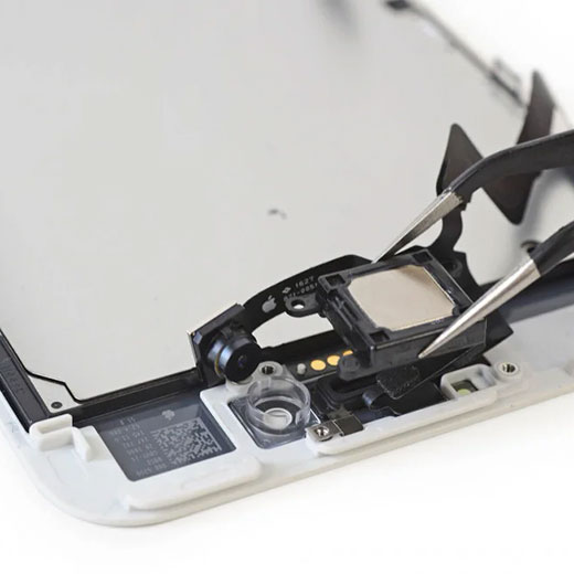 Чистка сеток динамика iPhone 7