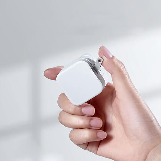 Быстрое сетевое зарядное устройство ESR 20W USB-C mini PD Charger (EU)