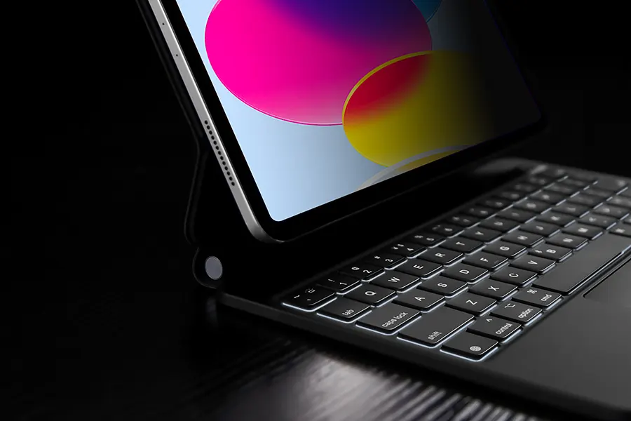 Новый чехол-клавиатура ESR Rebound Magnetic Keyboard Case для iPad 10 10.9" (2022)