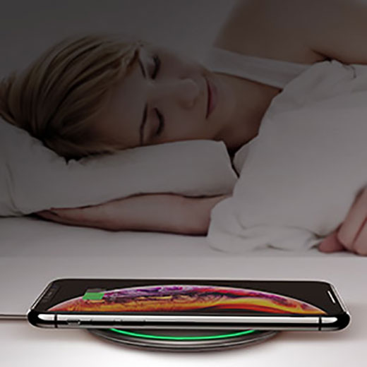 Бездротове зарядний пристрій ESR Tidal Metal-Frame Wireless Charger (15W) для iPhone