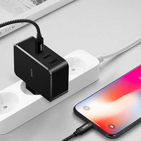 Быстрое зарядное устройство ESR USB Type-C PD + 2 USB Wall Charger Black (EU)