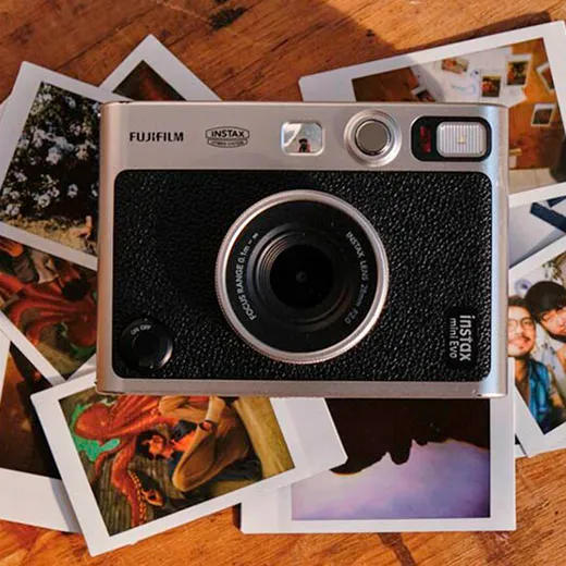 Фотокамера моментального друку Fujifilm Instax Mini Evo безкоштовний додаток