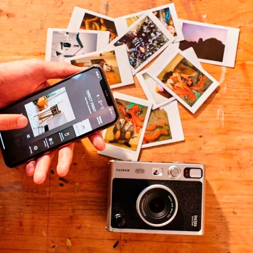 Фотокамера моментального друку Fujifilm Instax Mini Evo особливості