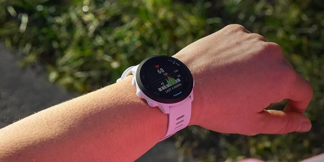 Беговые часы Garmin Forerunner 55 компактные