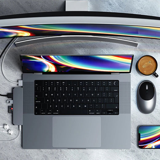 Багатофункціональний хаб Satechi Aluminum USB-C Pro Hub Max Adapter Space Gray для MacBook Pro