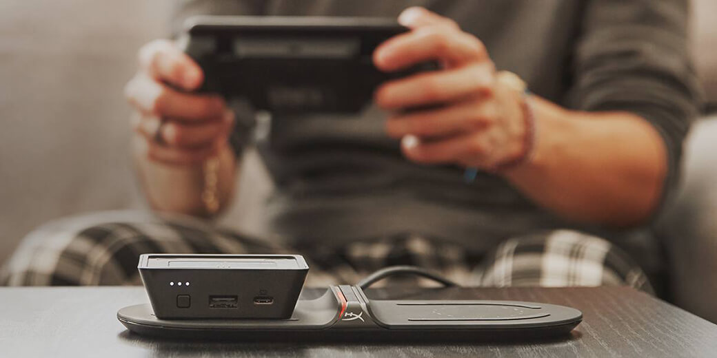 Геймпад для телефона HyperX ChargePlay Clutch Controller Grips для iPhone