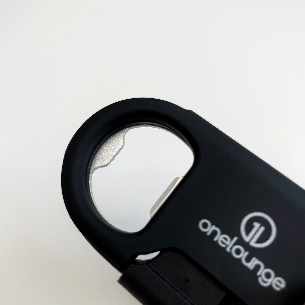 Брелок кабель/відкривачка для iPhone oneLounge oneGear 2 стане вашою "підстраховкою"