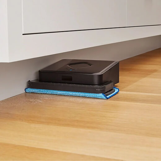 Робот-напівтер iRobot Braava 380T прибирає в кутах