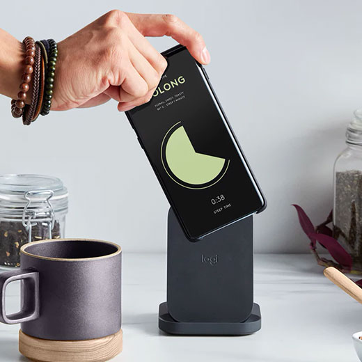 Беспроводная зарядка Logitech Powered Stand Black для iPhone/AirPods/Android