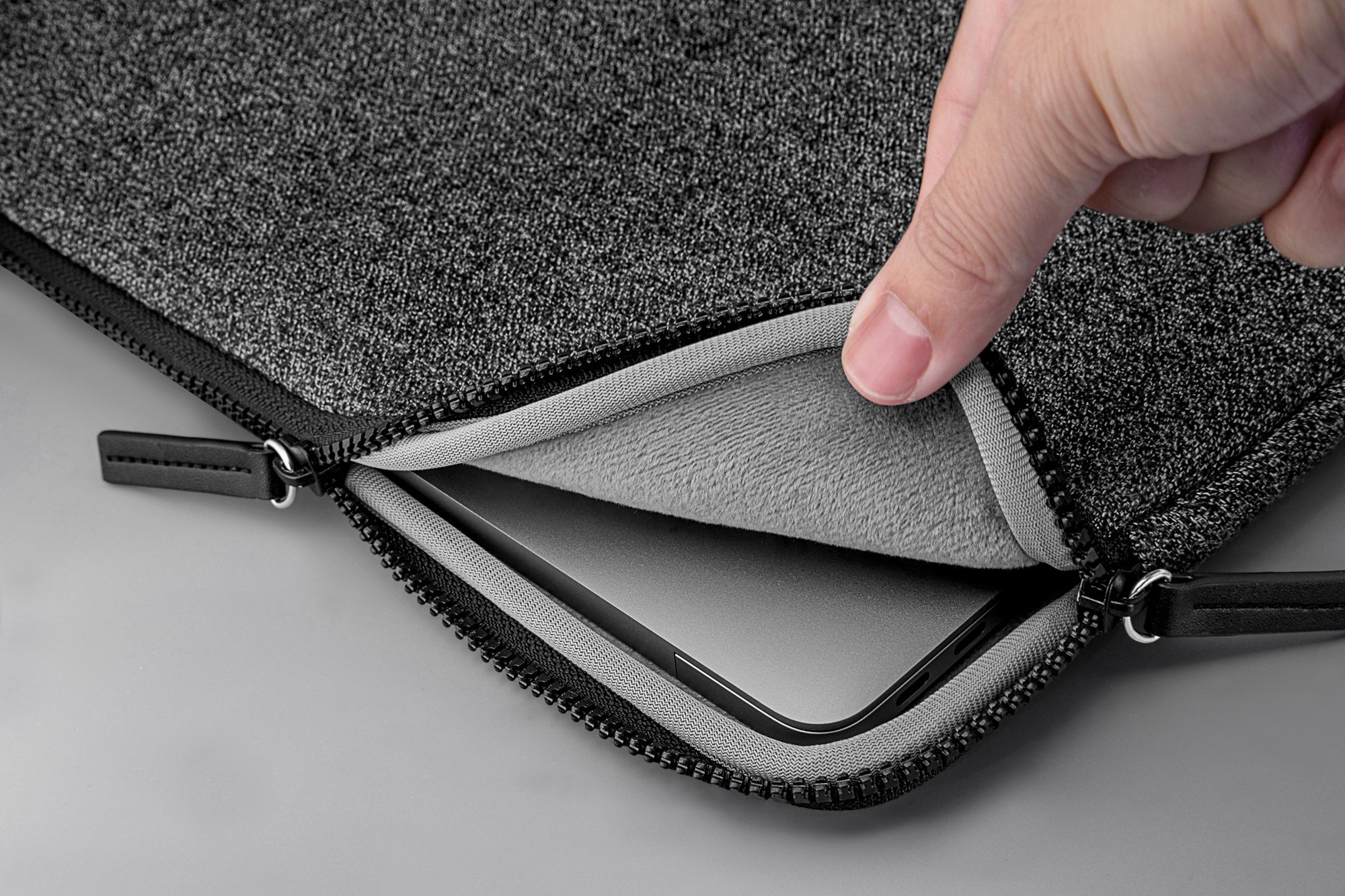 Чохол-папка для MacBook Pro 16 & quot; /Pro15 & quot ; Laut Inflight Sleeve 