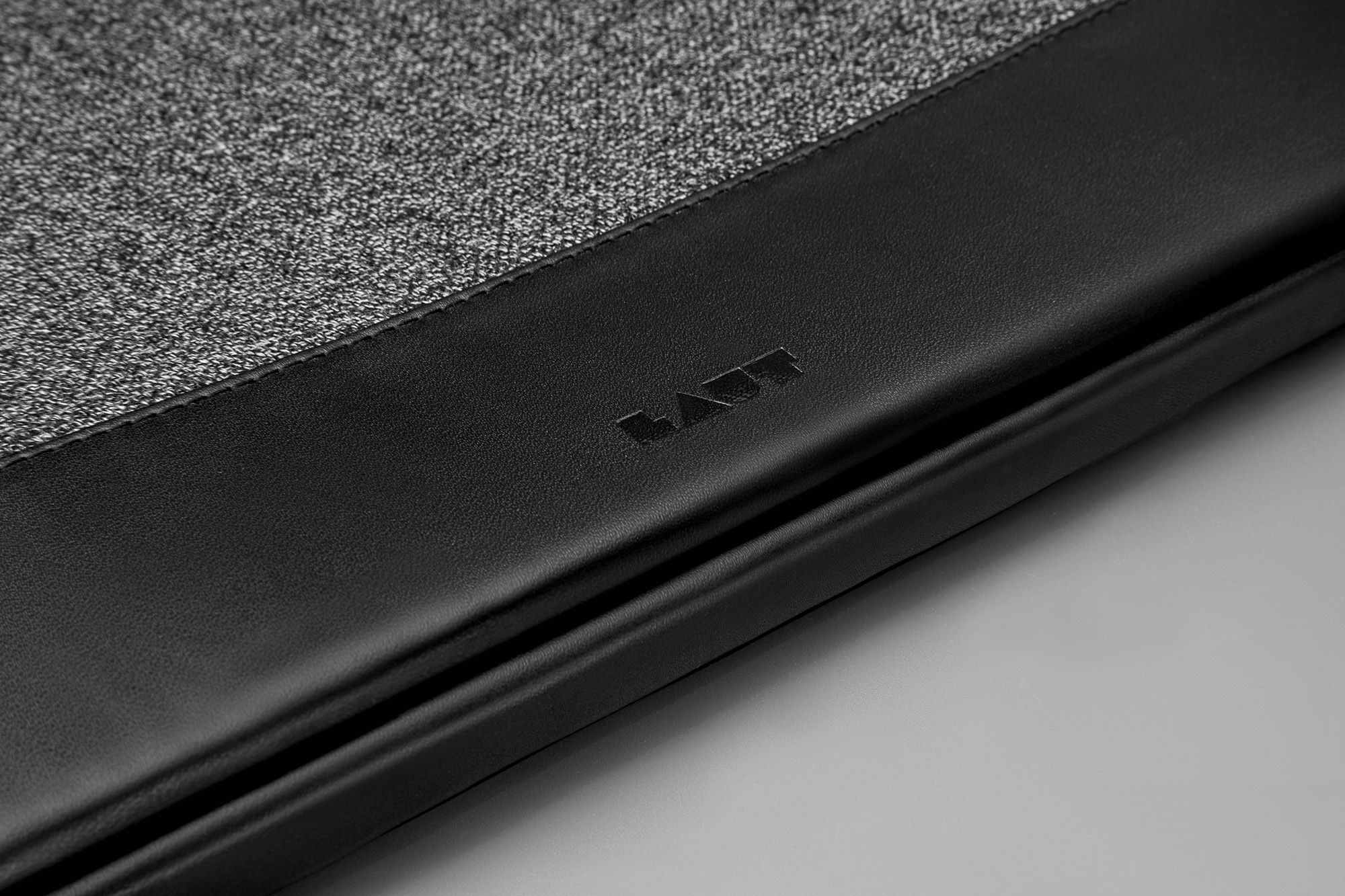 Чохол-папка для MacBook Pro 16 & quot; /Pro15 & quot ; Laut Inflight Sleeve 
