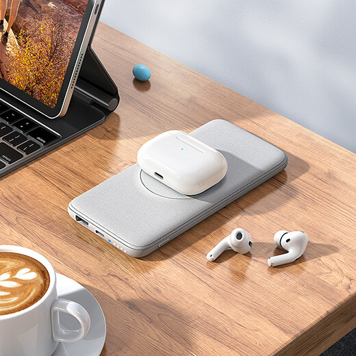 Повербанк с беспроводной зарядкой Mcdodo Magsafe Magnetic Wireless Charger Power Bank 10.000mAh