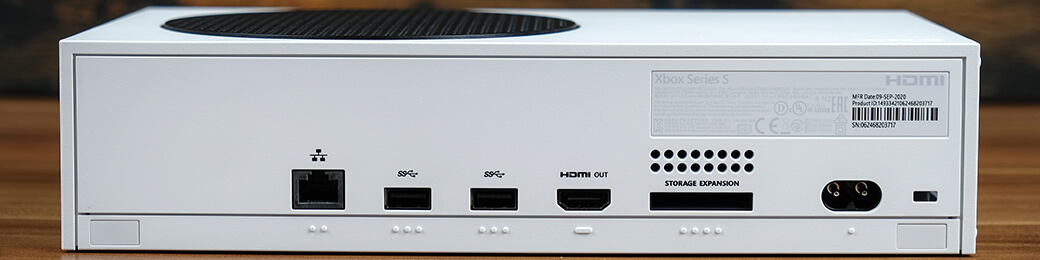 Стаціонарна ігрова приставка Microsoft Xbox Series S 512GB
