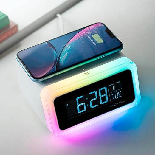 Настольные часы с беспроводной зарядкой Momax Q.Clock 2 Digital