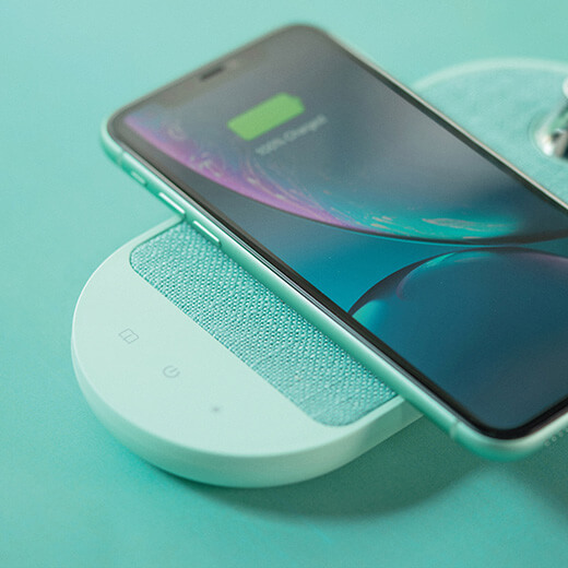 Настольная светодиодная лампа Momax Q.Led Flex Mini с беспроводной зарядкой (10W)