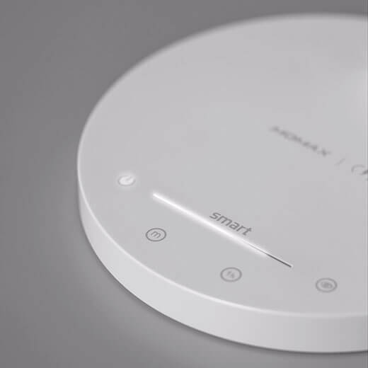 Настольная лампа Momax Smart Desk с беспроводной зарядкой Qi (10W)