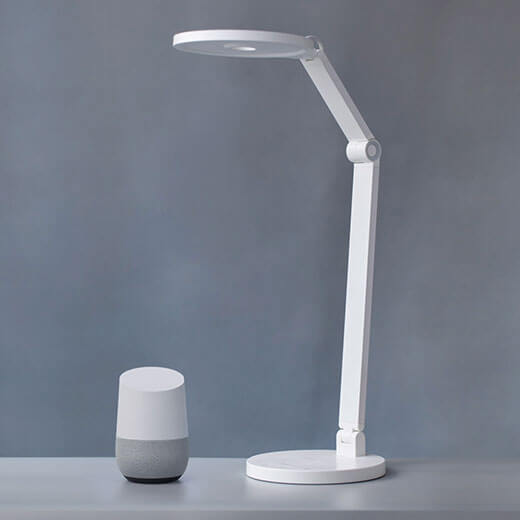Настольная лампа Momax Smart Desk с беспроводной зарядкой Qi (10W)