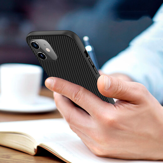 Черный силиконовый чехол Nillkin Synthetic Fiber для iPhone 12/12 Pro