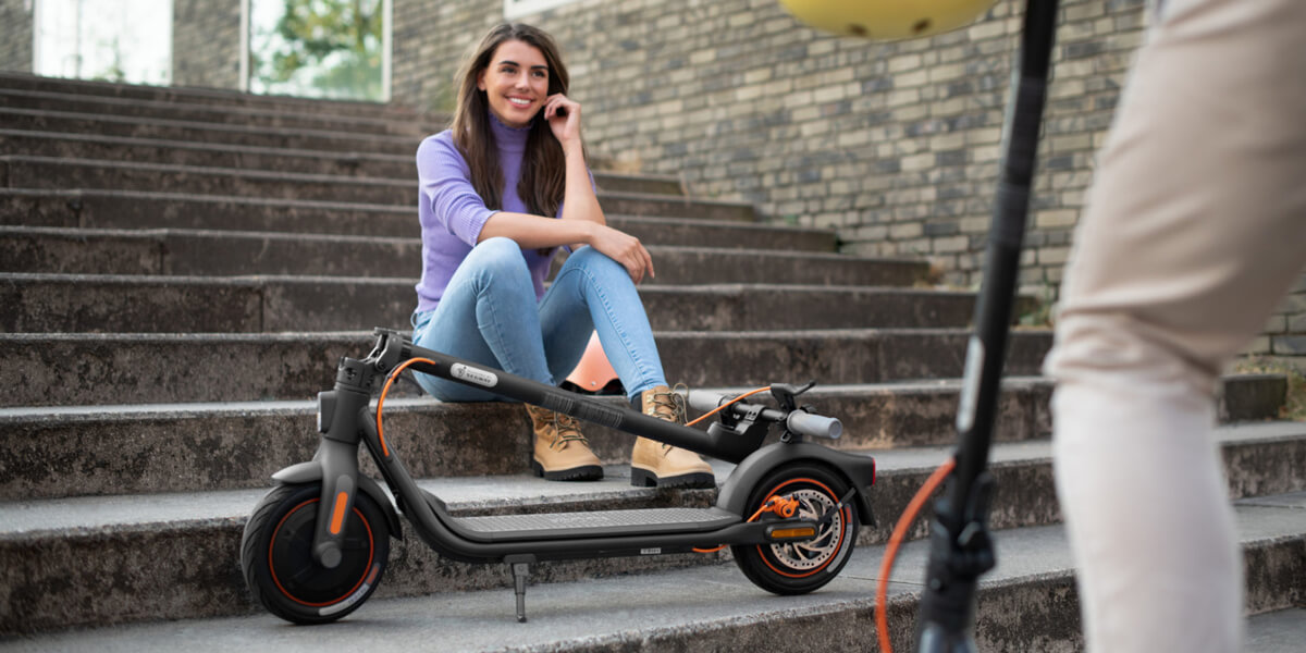 Купити електросамокат Ninebot KickScooter by Segway F40E в Києві, Україні