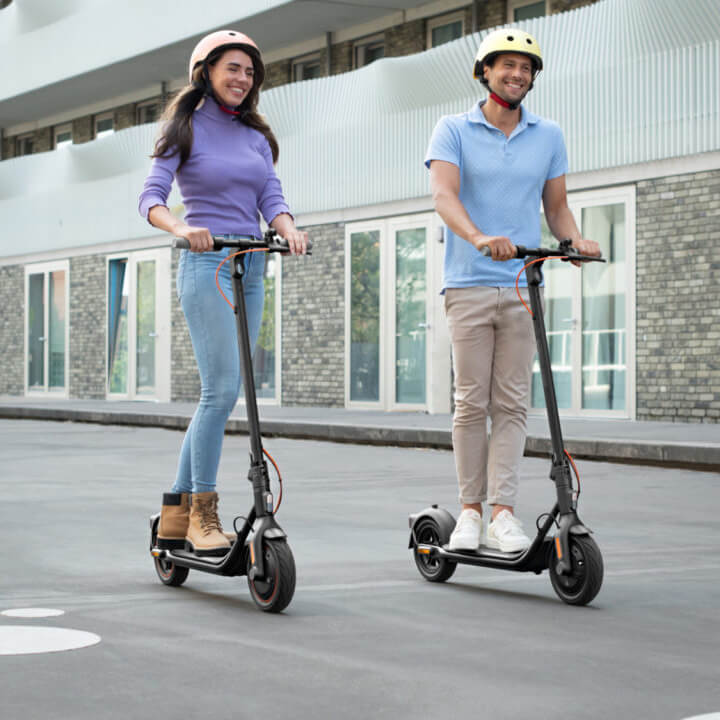 Купити електросамокат Ninebot KickScooter by Segway F40E у Києві за низькою ціною