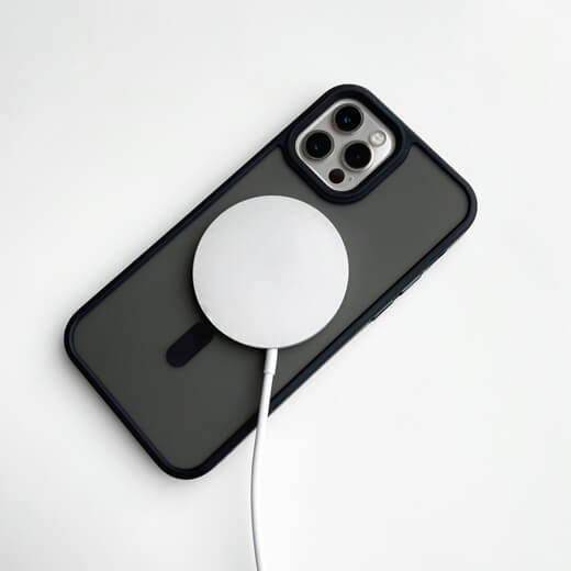 Совместимость с MagSafe-аксессуарами чехла oneLounge 1Mag Pro MagSafe для iPhone 13 Pro Max
