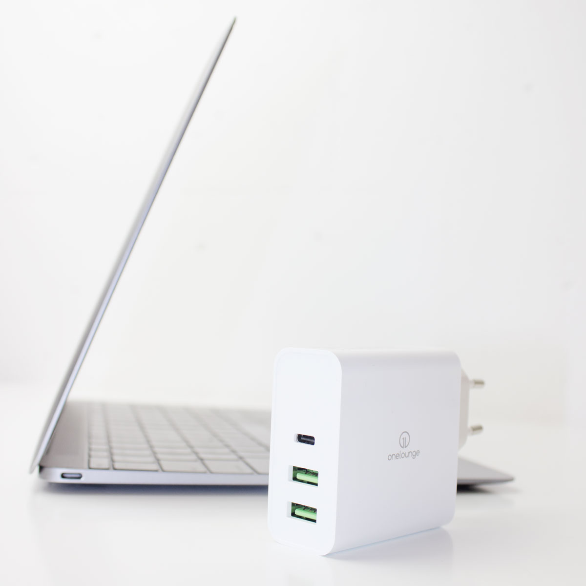 Дизайн Зарядное устройство oneLounge 1Power PD 65W для MacBook | iPhone