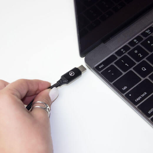 Плетеный кабель oneLounge 1Power USB-C to USB-C 60W (1.2 m) предназначен для передачи данных между устройствами