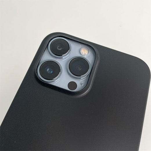 Надежная защита iPhone с супертонким чехлом oneLounge 1Thin 0.35mm Black для iPhone 13 Pro Max
