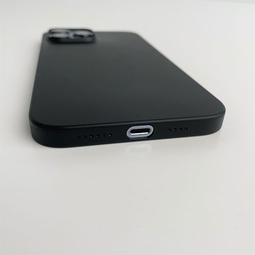 Ультратонкий и эргономичный дизайн супертонкого чехла oneLounge 1Thin 0.35mm Black для iPhone 13 Pro Max