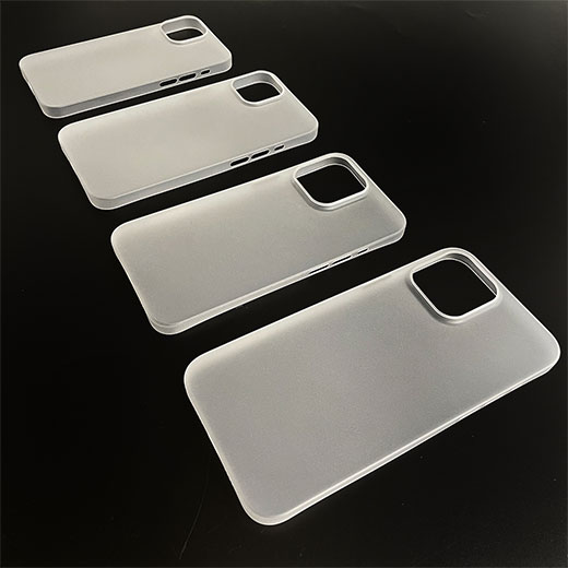 Ультратонкий и эргономичный дизайн супертонкого чехла oneLounge 1Thin 0.35mm White для iPhone 13 mini