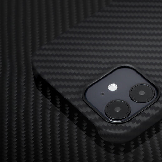 Міцні матеріали карбонового (кевлар) чохла oneLounge 1Thin Aramid для iPhone 13 Pro