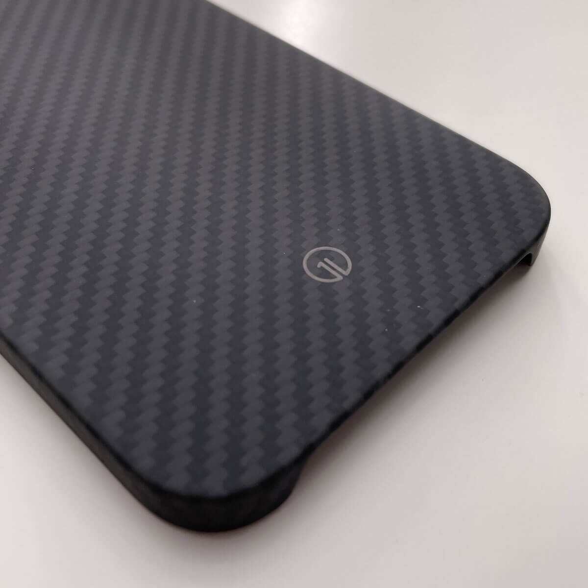 Прочные материалы карбонового (кевлар) чехла oneLounge 1Thin Aramid для iPhone 12 Pro Max