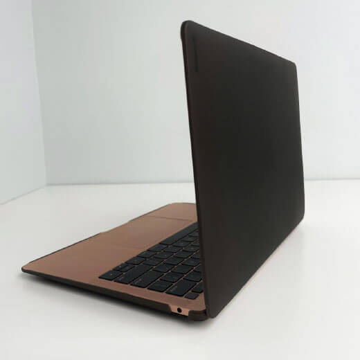 Оптимізована форма чехла-накладки oneLounge 1Thin для Macbook 13" Air M1 Black