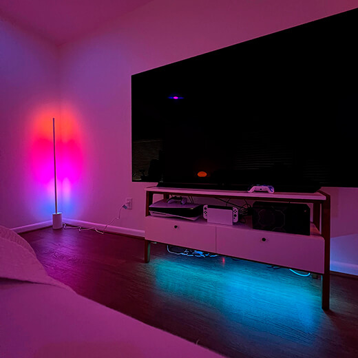 Напольный светильник Philips Hue Gradient Signe Floor Light Black совместим с Apple HomeKit