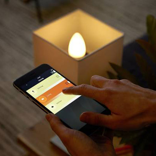 Умные светодиодные лампы Philips Hue Single bulb E14 Apple HomeKit
