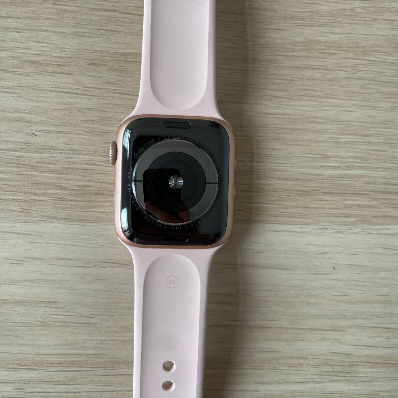 Apple Watch 4 44mm Gold Aluminium case Pink Sand Sport band