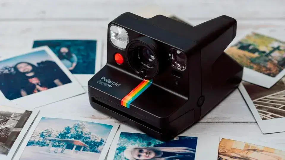 Фотокамера моментального друку Polaroid Now+ Black особливості камери