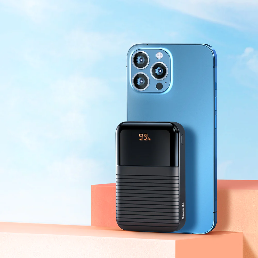 Повербанк с дисплеем для iPhone/телефона/планшета, 10000mAh, с быстрой зарядкой 22.5W PD, разъемами USB-C и 2x USB-A | Mcdodo Moon Series Black