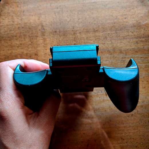 Особенности подзаряжающего держателя PowerA Joy-Con Comfort Grip Red для Nintendo Switch