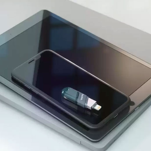 Флешка SanDisk iXpand Flash Drive Flip для iPhone | iPad | MacBook 32GB огляд
