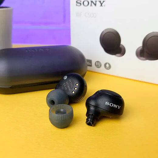 Беспроводные наушники Sony WF-C500 эргономичный дизайн