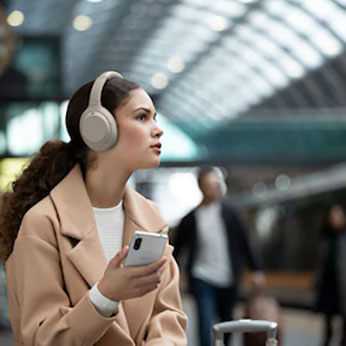 Бездротові навушники з шумопоглинання Sony WH-1000XM4 Black