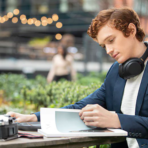 Бездротові навушники з шумопоглинання Sony WH-1000XM4 Black