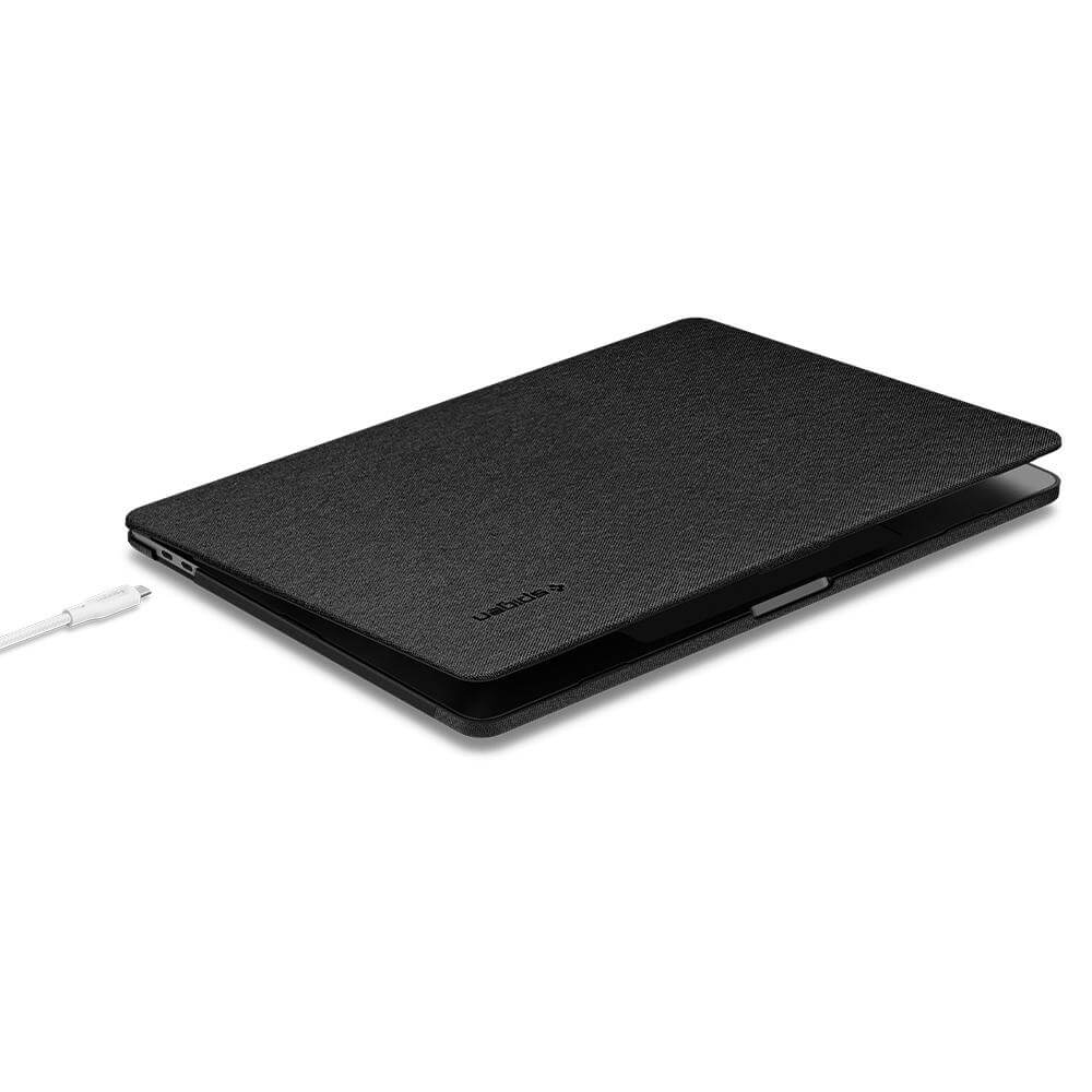Пластиковий чохол-накладка Spigen Thin Fit для MacBook Pro 16 "