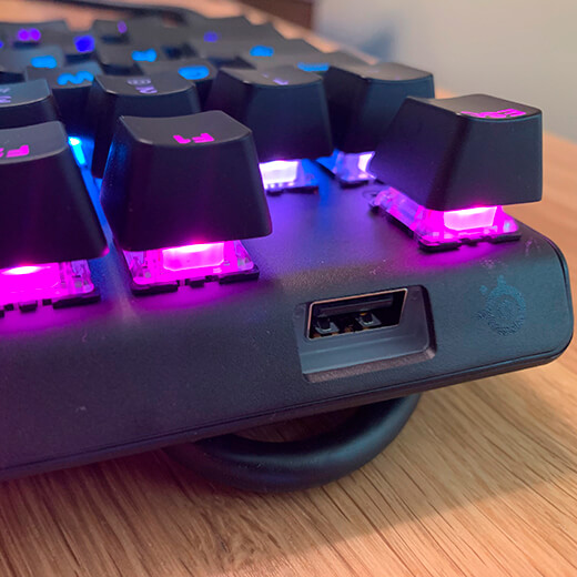 Клавиатура SteelSeries Apex Pro TKL с дополнительными возможностями