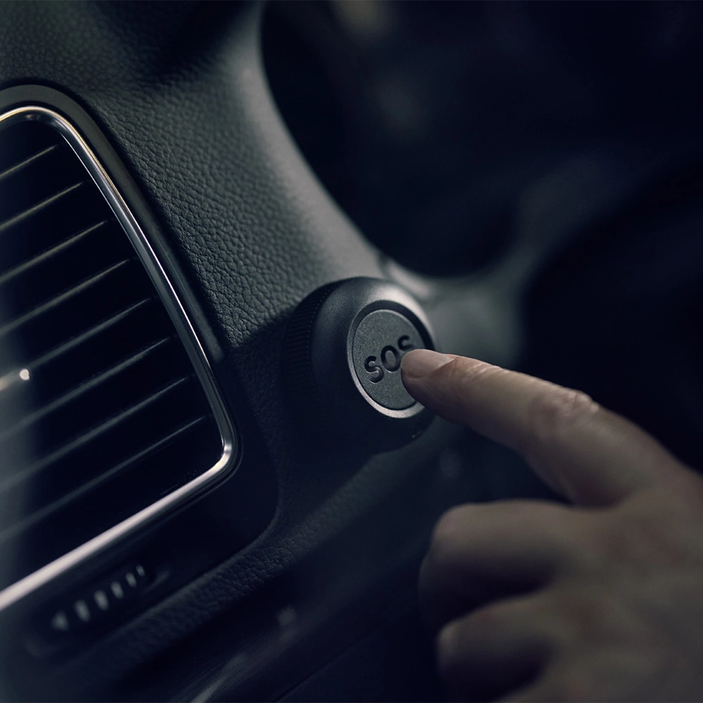 Відеореєстратор з розумною камерою та секретною тривожною кнопкою Bosch RideCare Companion на основі AI