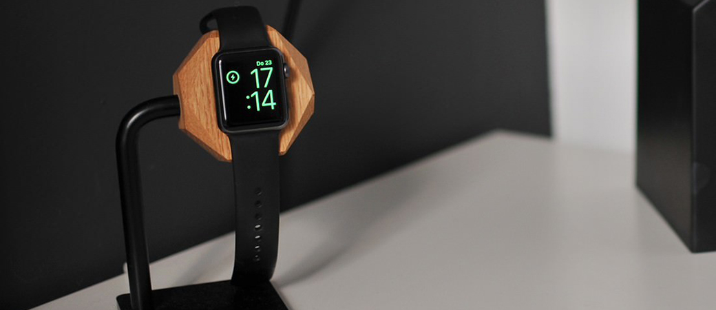 Деревянная док-станция Woodcessories Ecodock Watch Walnut Wood для Apple Watch