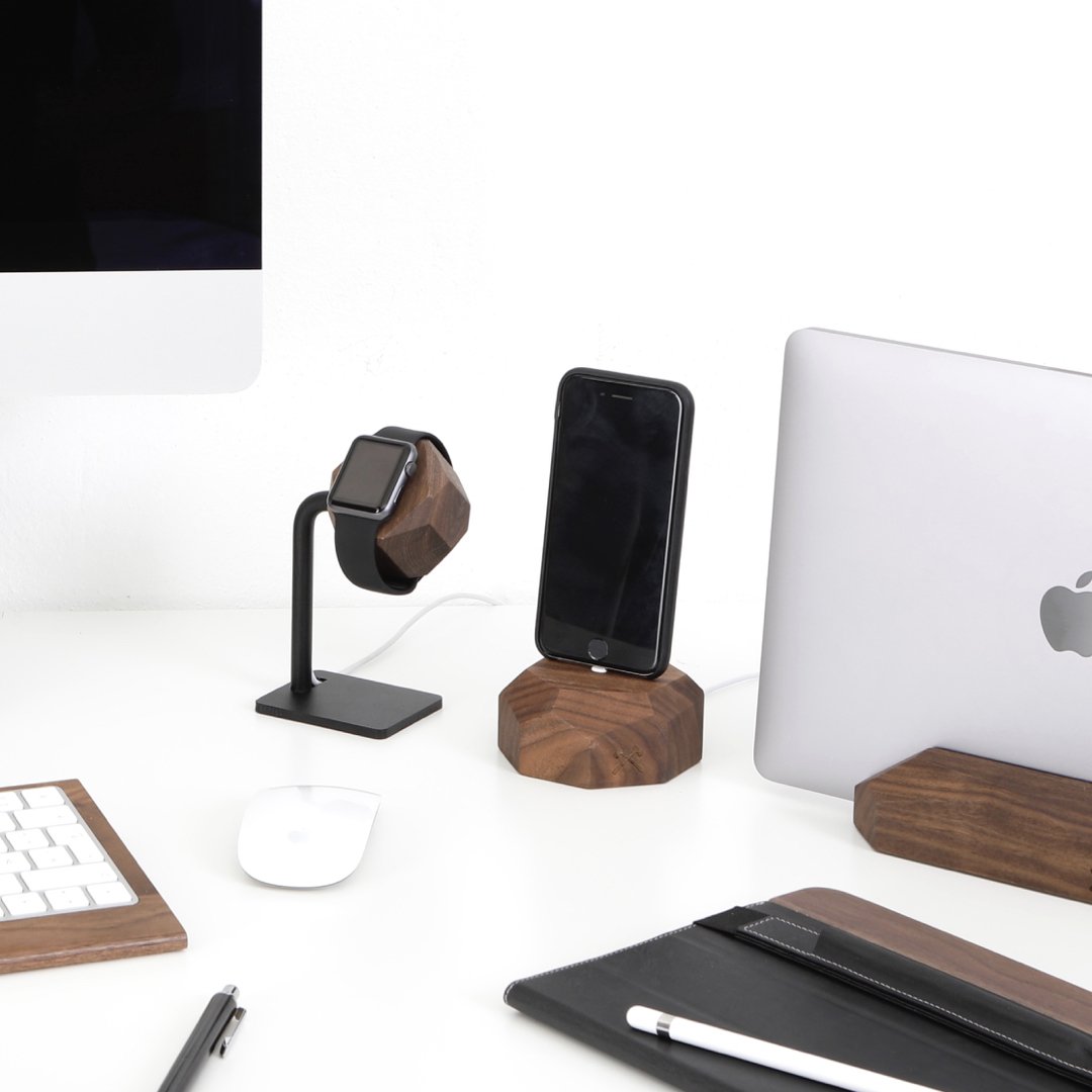 Деревянная док-станция Woodcessories Ecodock Watch Walnut Wood для Apple Watch